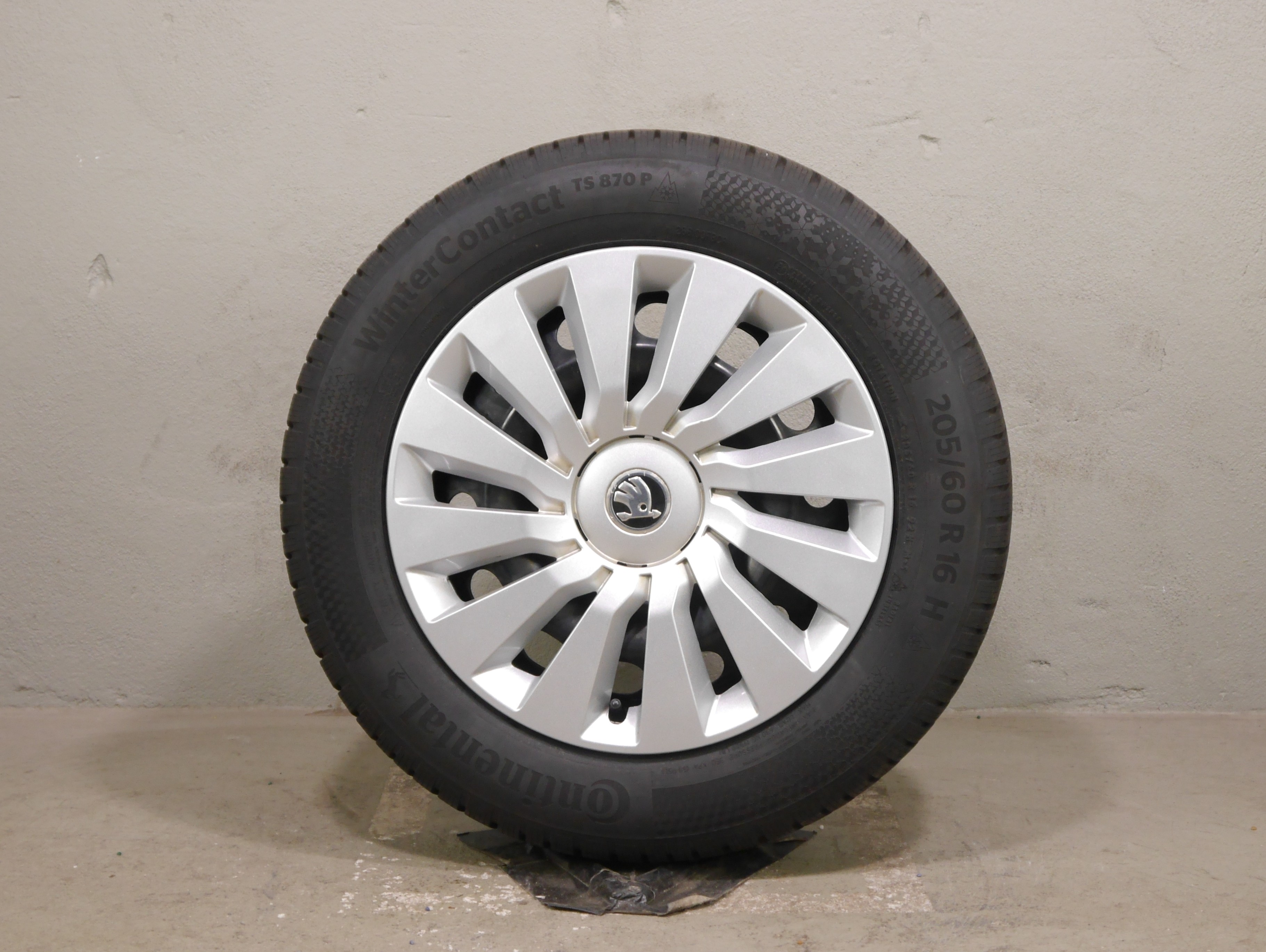 Skoda Octavia (NX) Stahlradsatz – Winter 205/60 R16 92H  – 5Q0601027BR