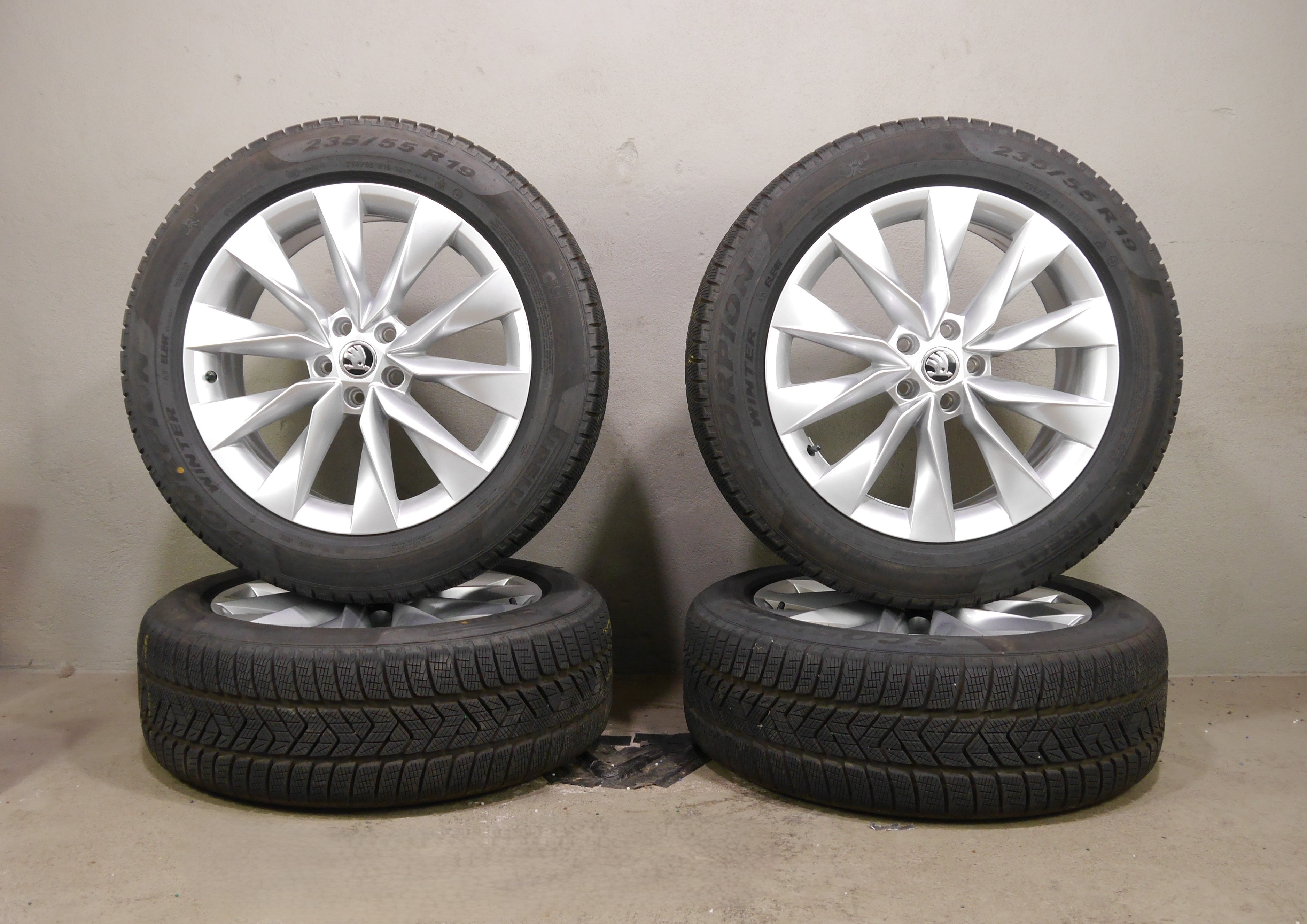 ŠKODA Enyaq Aluradsatz – Winter 235/55 R19 101H   (AO) – 5LA601025AP