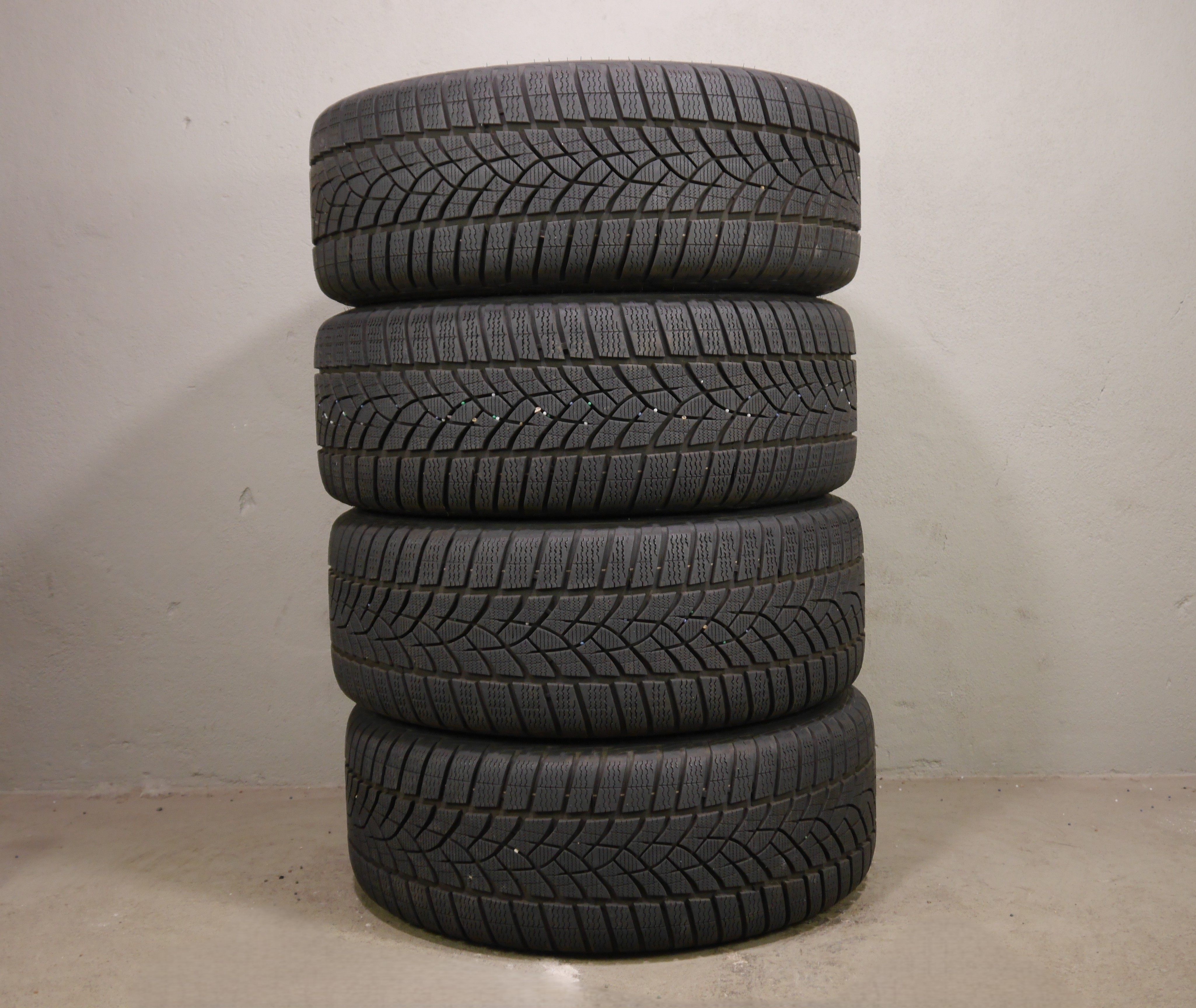 Audi S8 Aluradsatz – Winter 265/40 R20 104V – 4N0601025Q mit RDKS