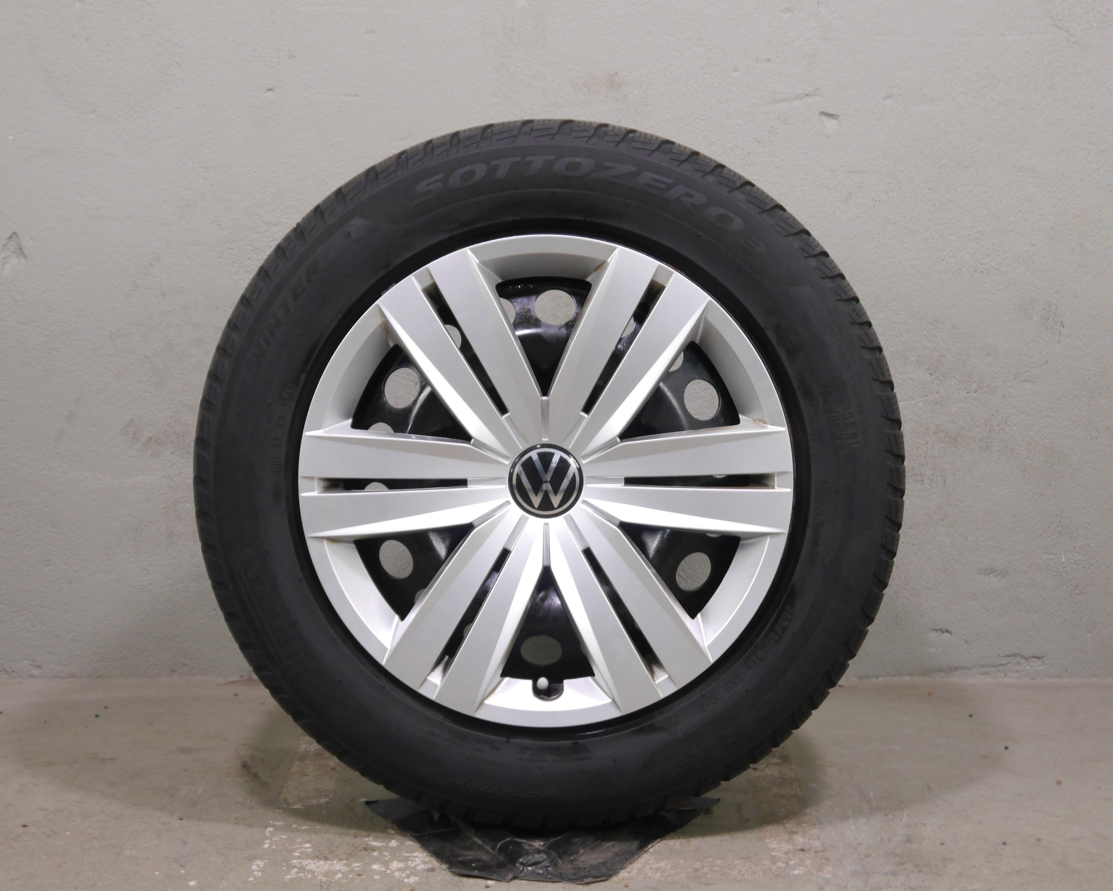 VW Touran 5T Stahlradsatz  Winter  205/60 R16 96H  5QA601027C/D
