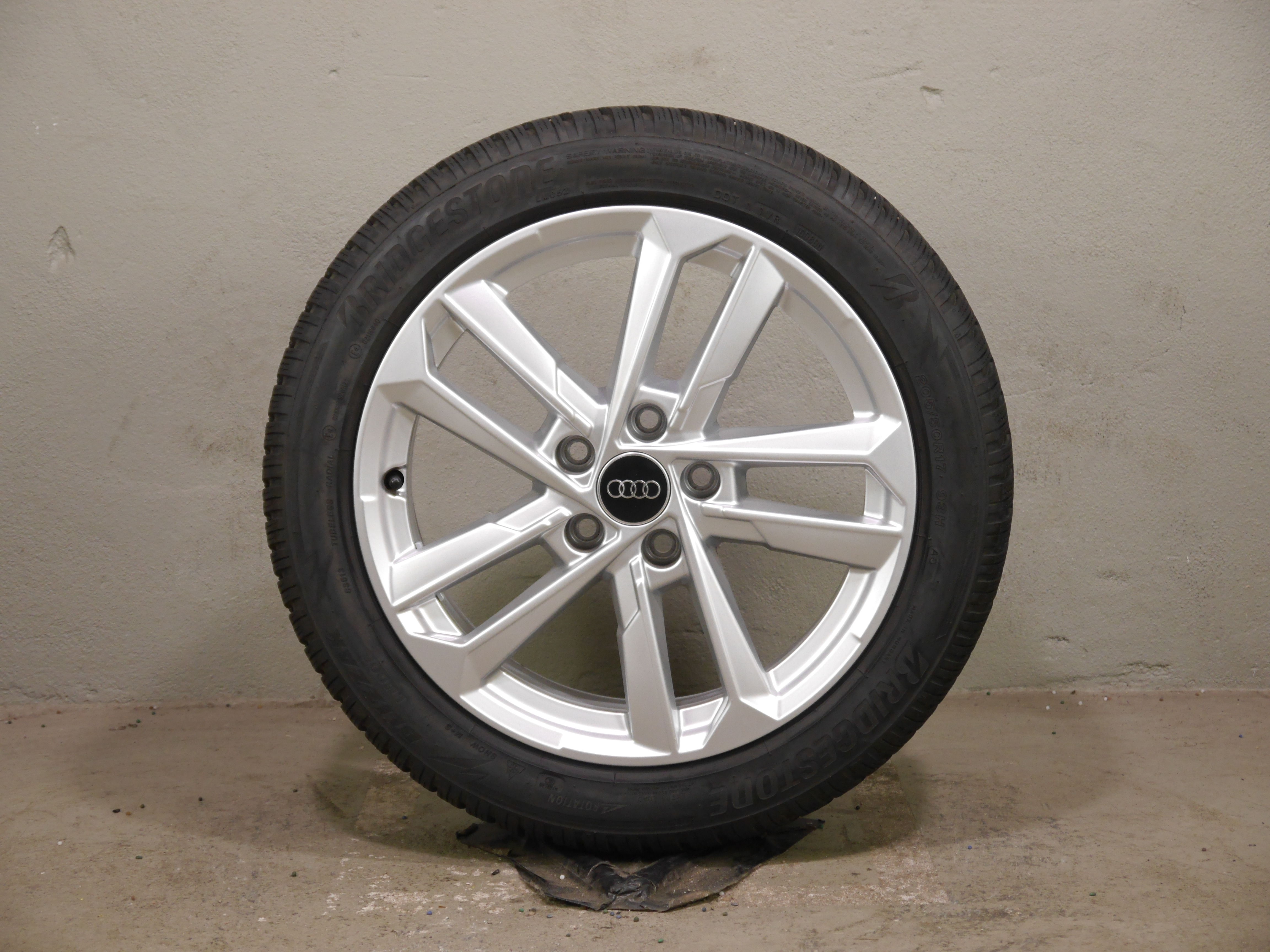 Audi A3 Sportback Aluradsatz – Winter 205/50 R17 93H (AO1) – 8Y0601025L