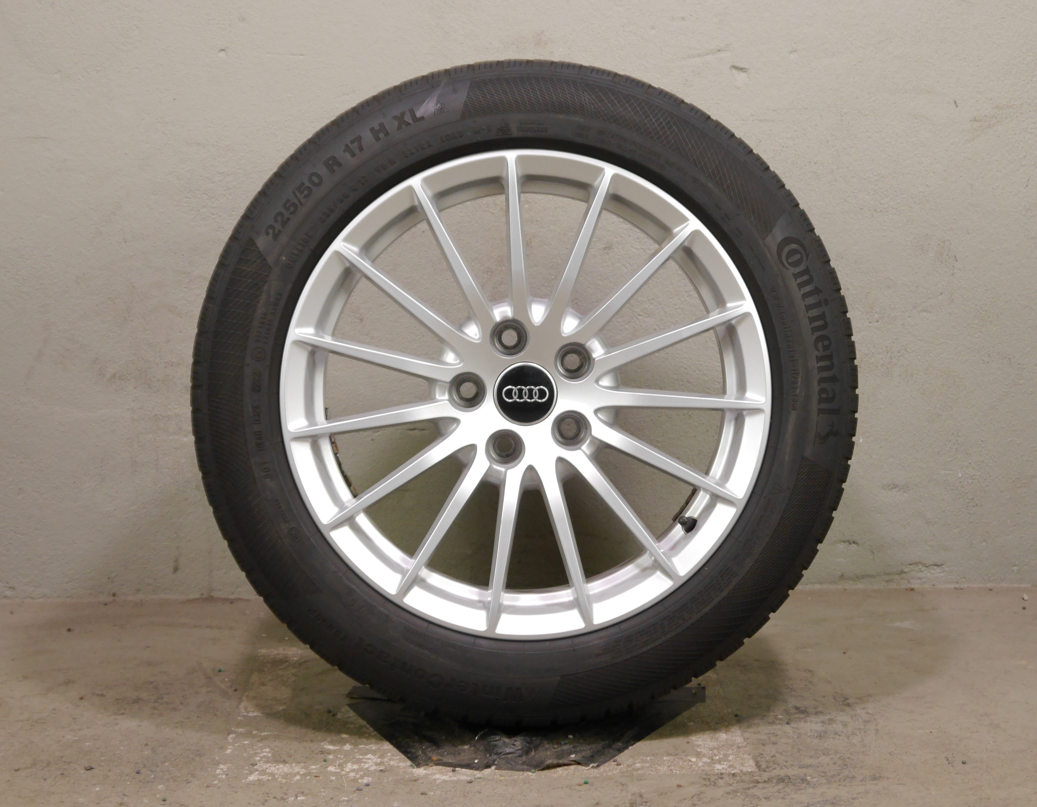 Audi A5  Cabriolet Aluradsatz – Winter 225/50 R17 98H(AO) – 8W0601025AE
