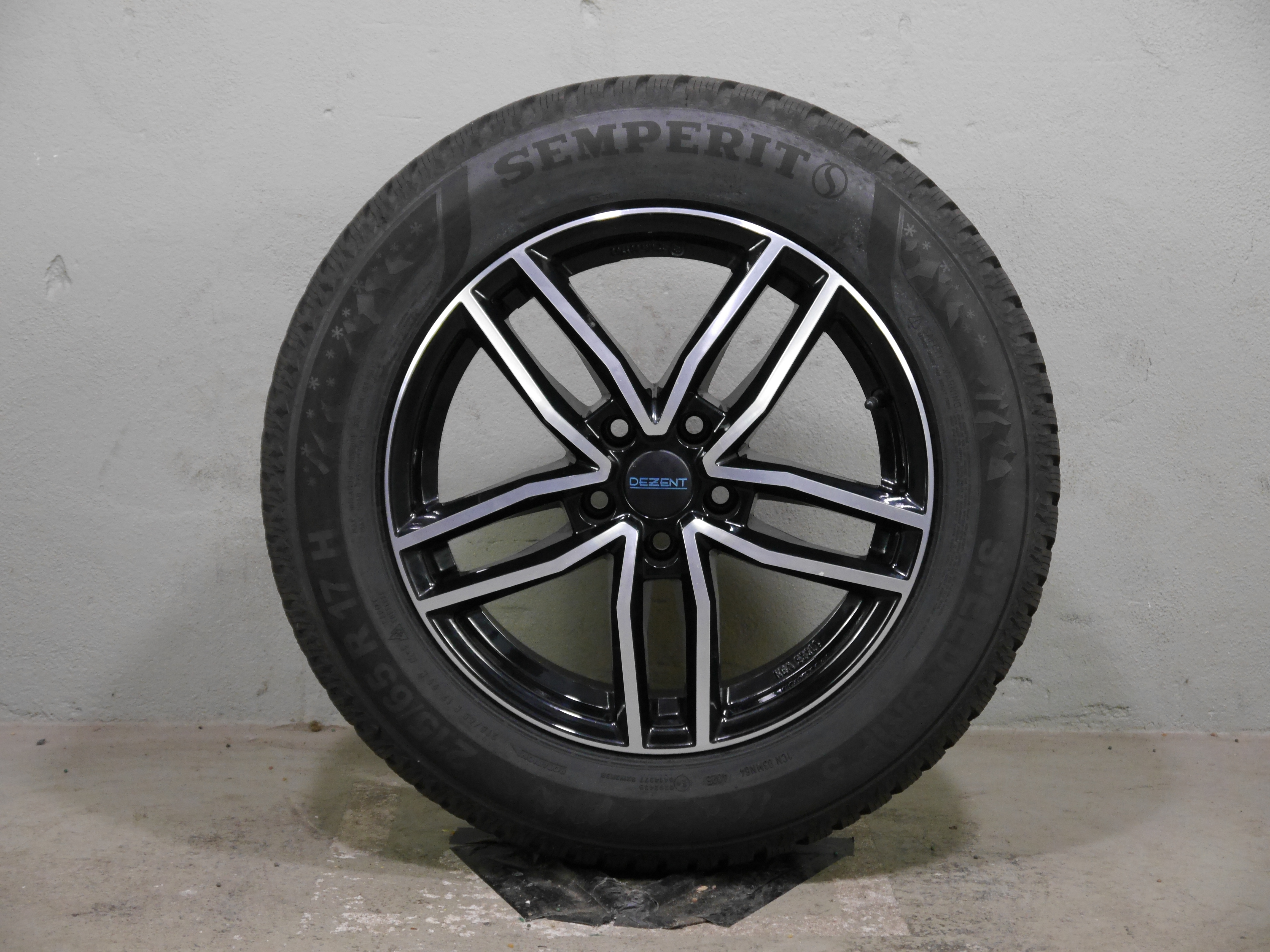 VW Touran Aluradsatz – Winter 215/65 R17 99H – KBA53207