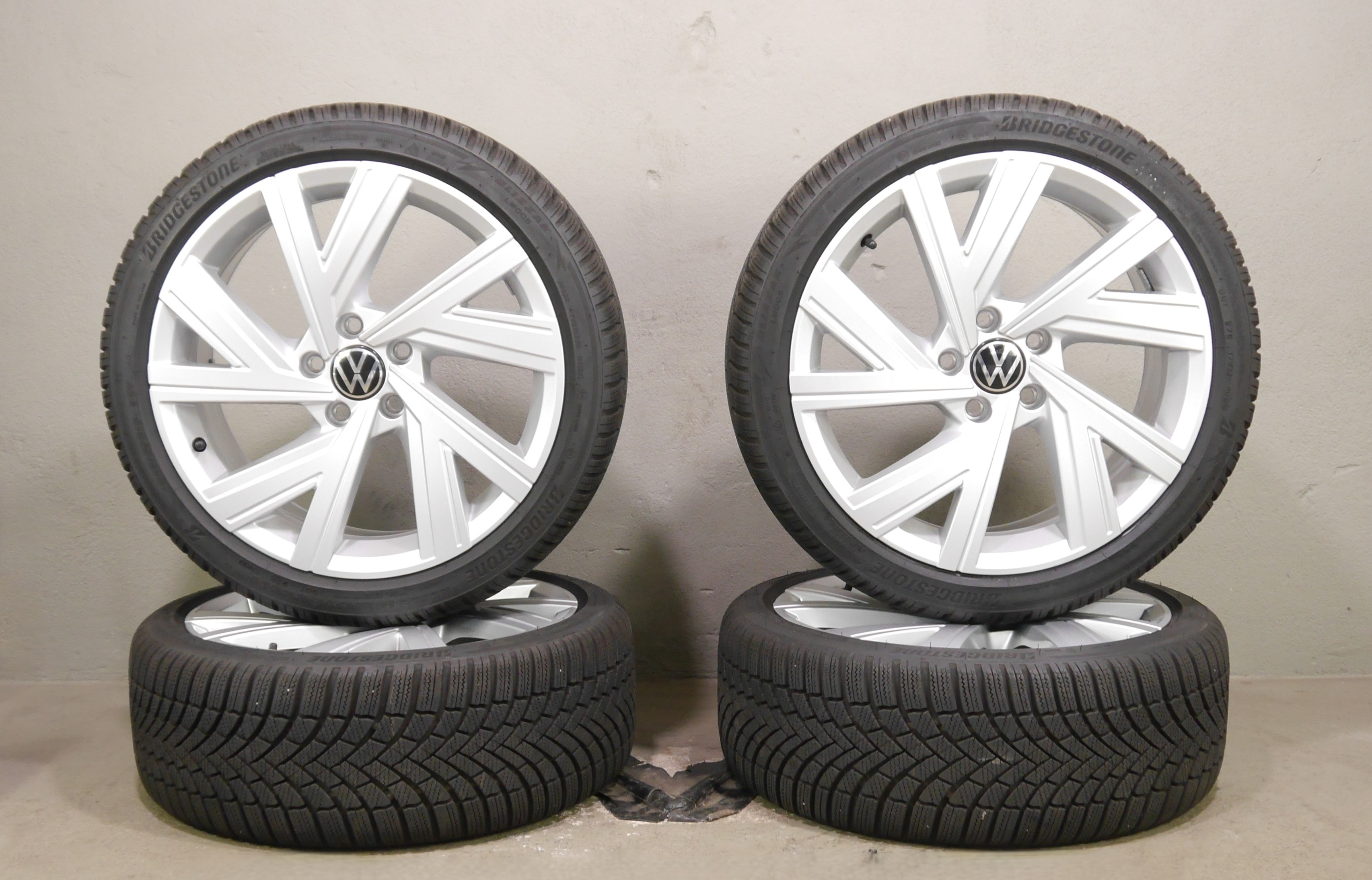 VW Golf Aluradsatz – Winter 225/40 R18 92V – 5H0601025M
