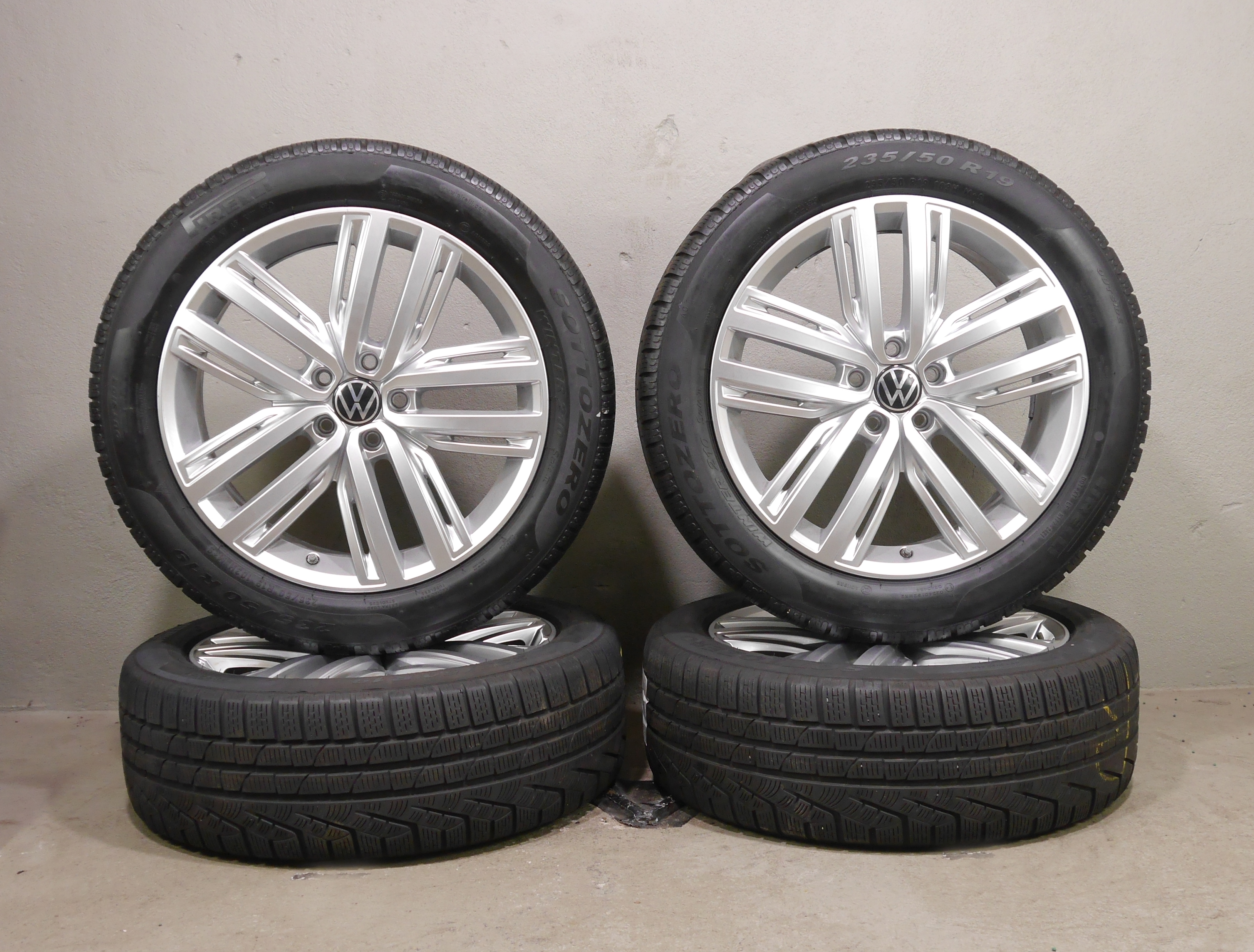 VW Tiguan Aluradsatz – Winter 235/50 R19 103H – 5NA601025N inkl. RDKS