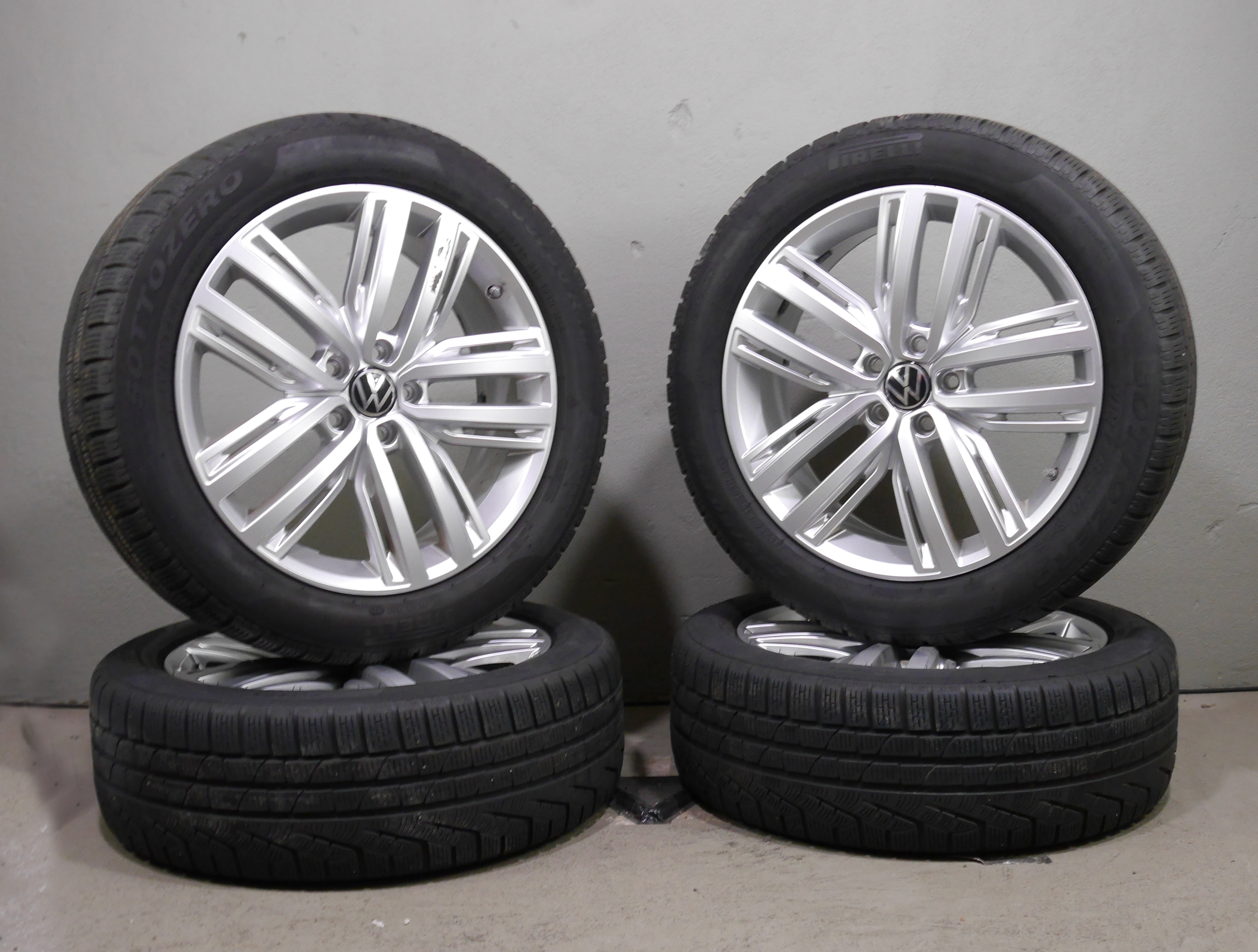 VW Tiguan Aluradsatz – Winter 235/50 R19 103H – 5NA601025N inkl. RDKS 