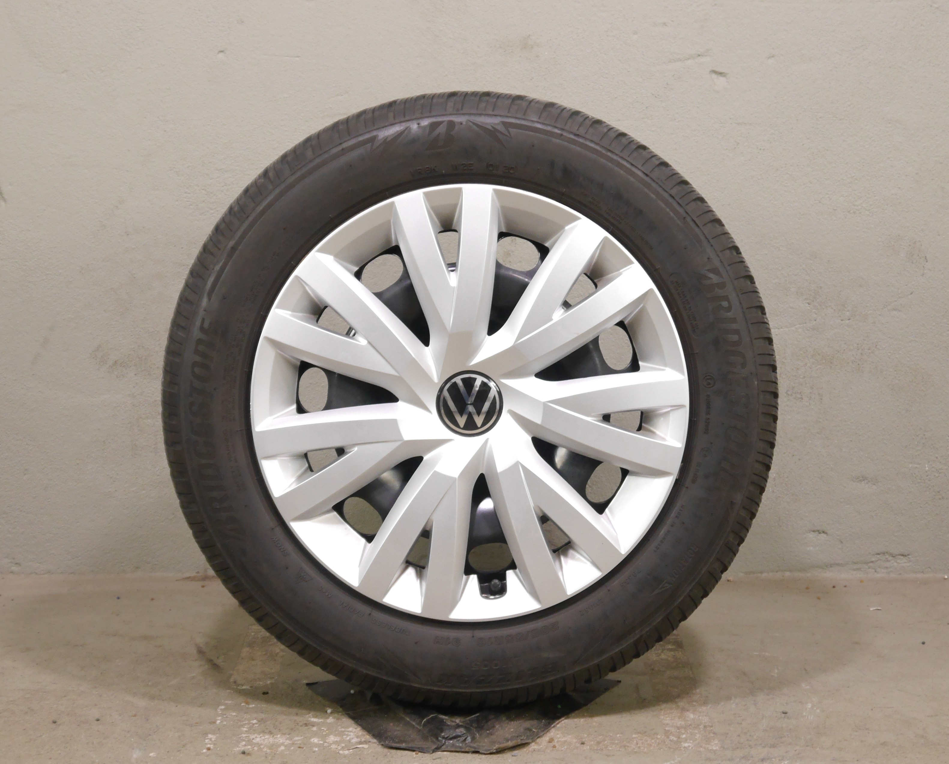 VW Golf (CD) Stahlradsatz – Winter 205/55 R16 91H – 5Q0601027BR