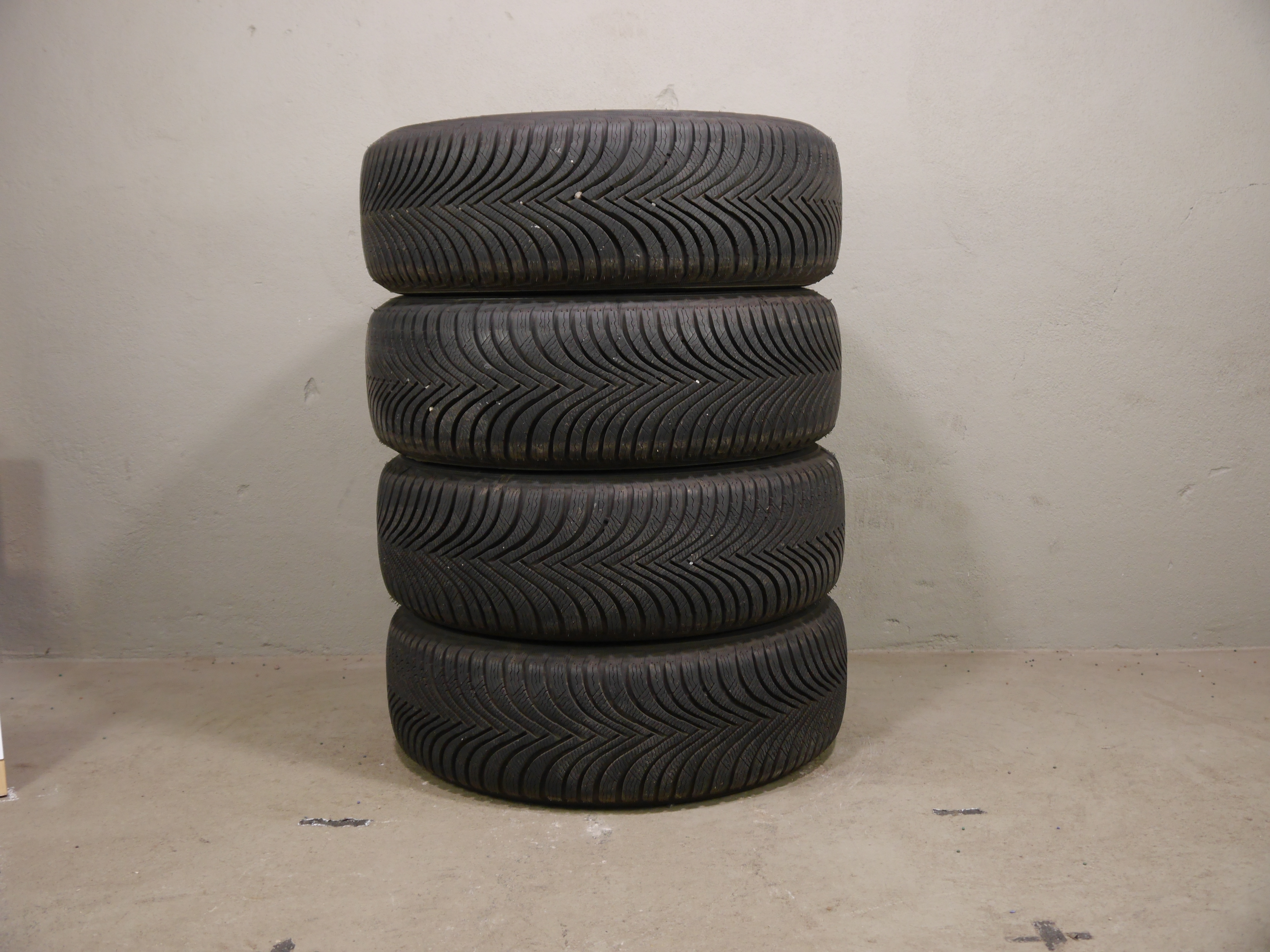 Audi Q2 Aluradsatz – Winter 215/55 R17 94V (AO) – 81A601025C