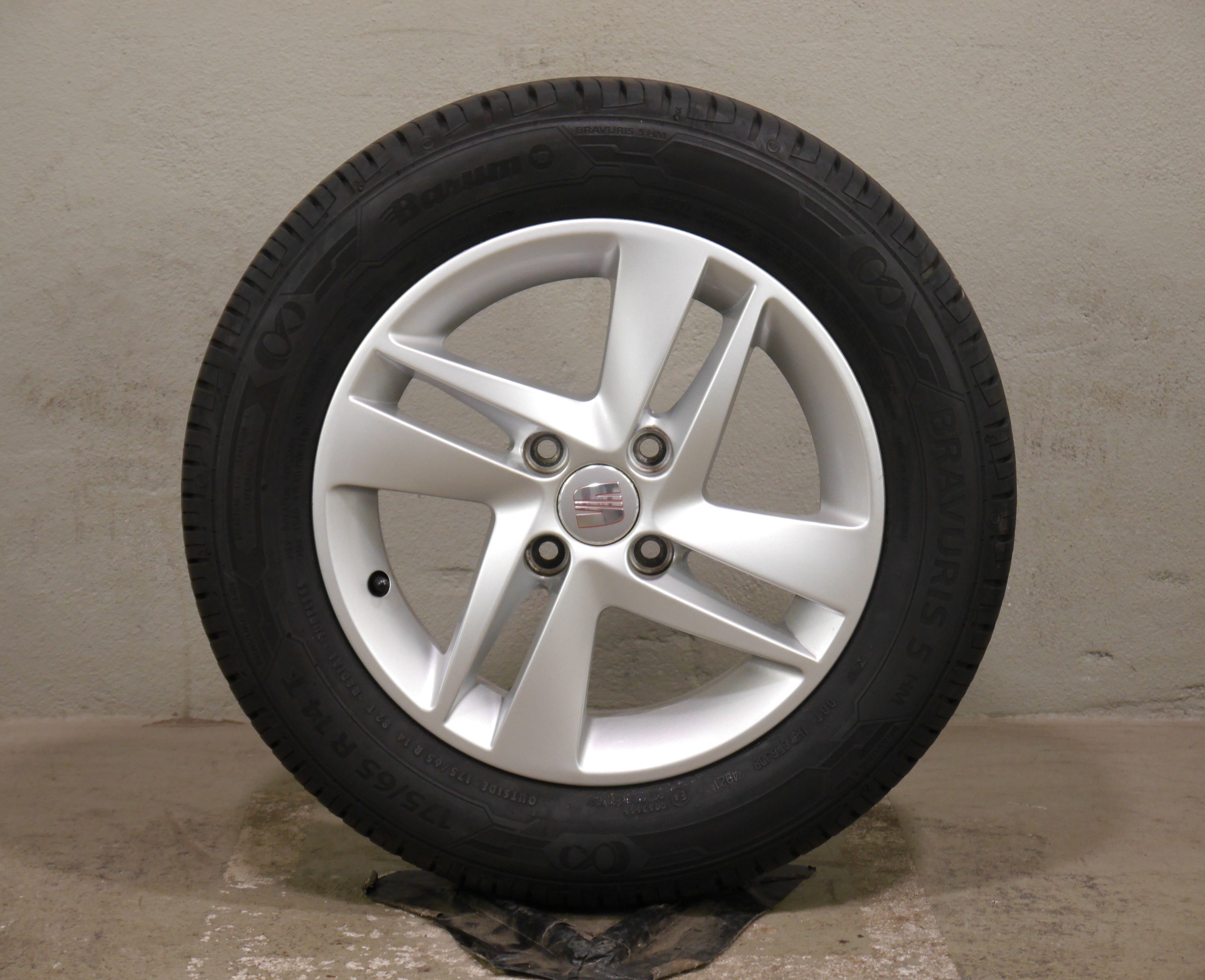 Seat Mii Aluradsatz – Sommer 175/65 R14 82T  – 1SL601025