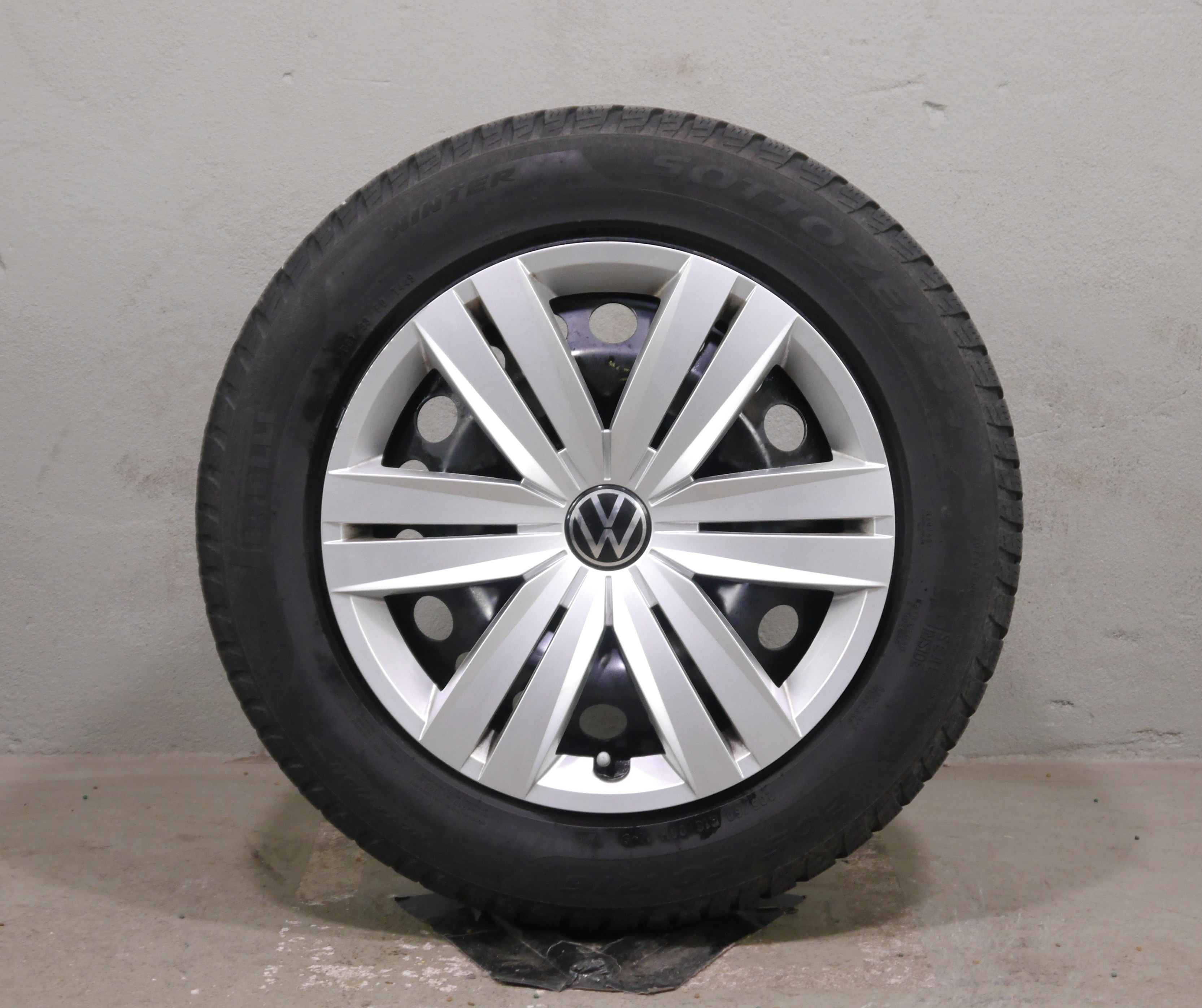 VW Touran 5T Stahlradsatz  Winter  205/60 R16 96H  5QA601027C/D