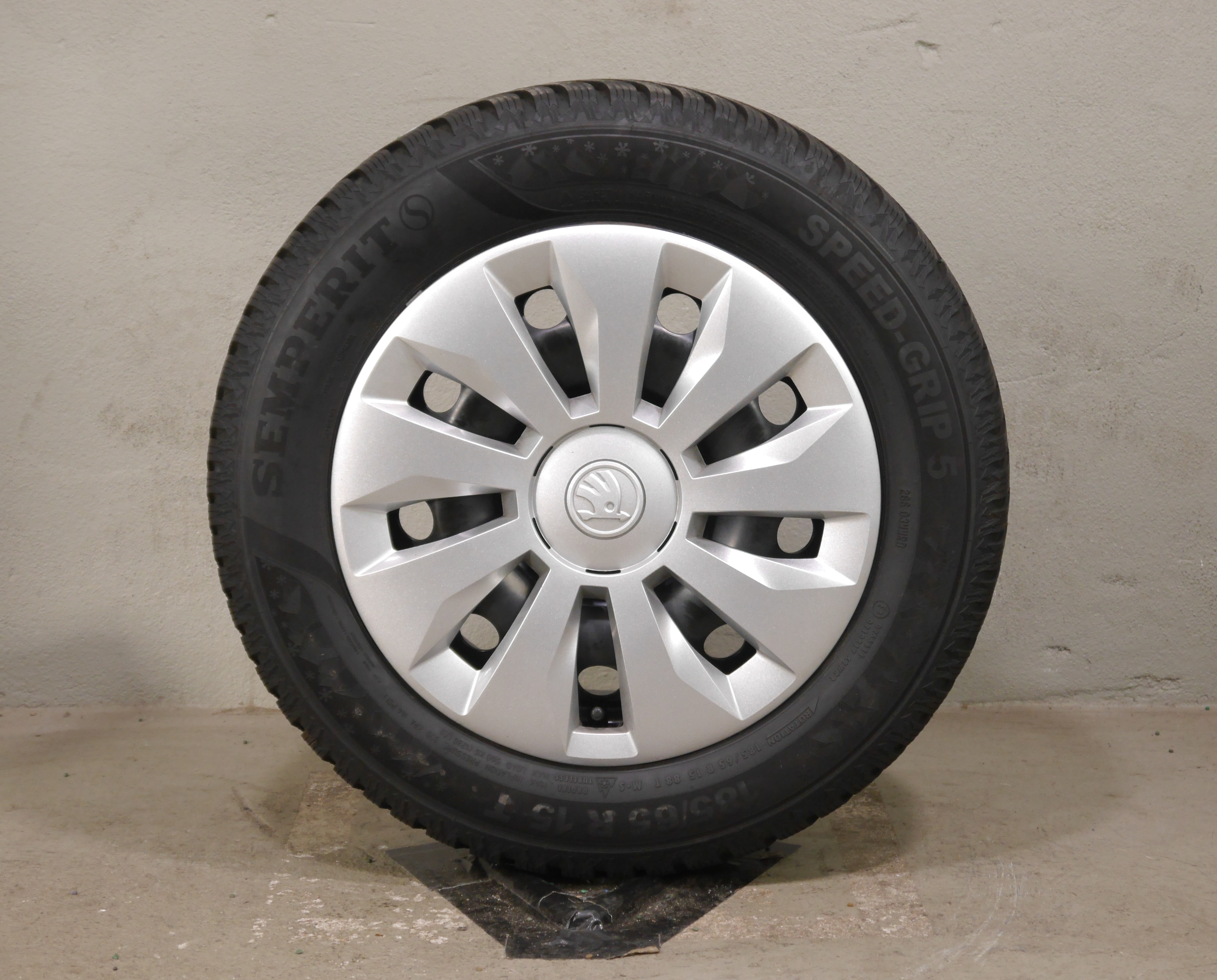 ŠKODA Fabia Stahlradsatz – Winter 185/65 R15 88T (AO) – 2Q0601027AG/AH