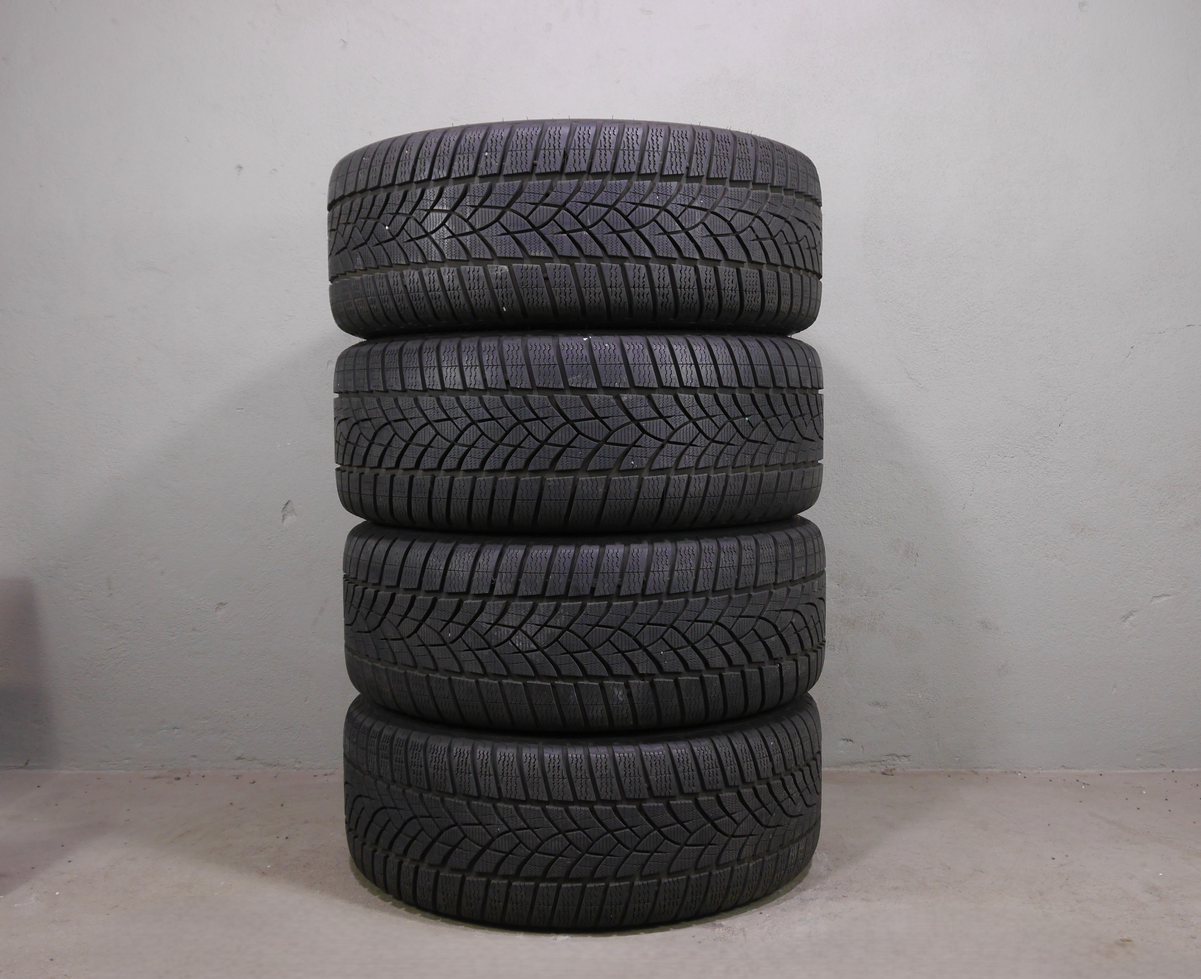 Audi A8 Aluradsatz – Winter 265/40 R20 104V – 4N0601025Q mit RDKS