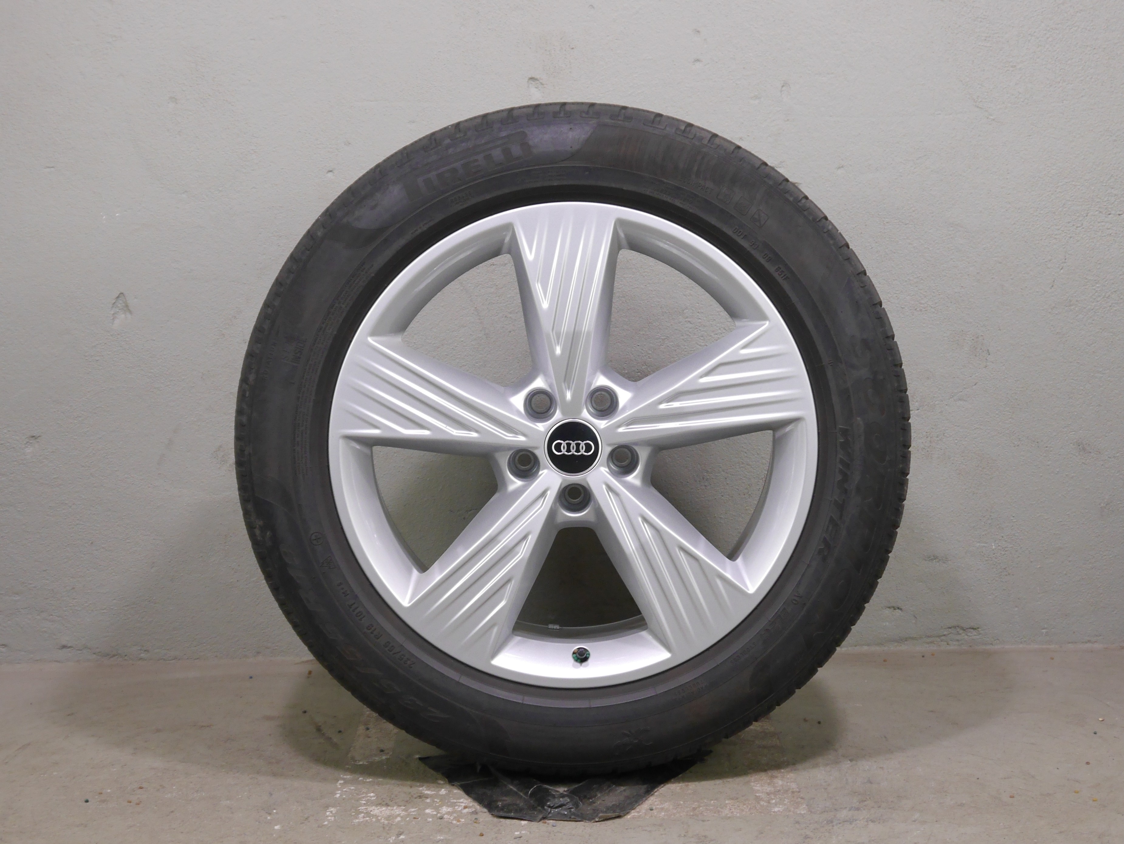 Audi Q4 e-tron Aluradsatz – Winter 235/55 R19 101T, 255/50 R19 103T (AO) 89A601025B